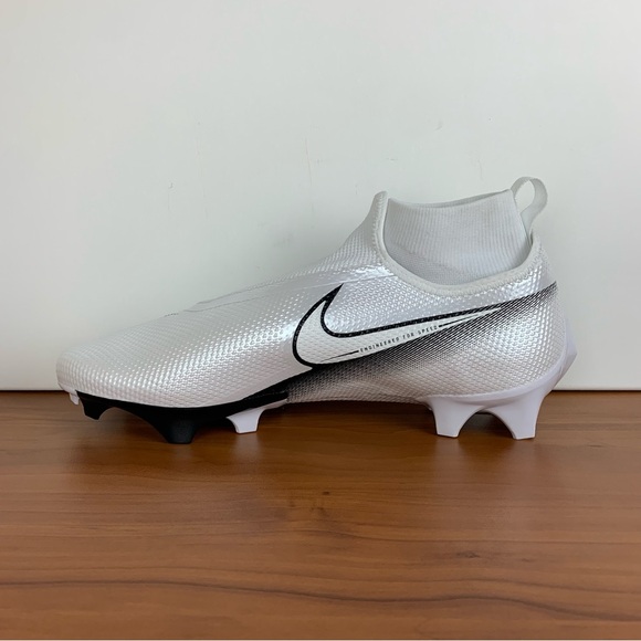 Nike Vapor Edge Pro 360 Football Cleats main image 2